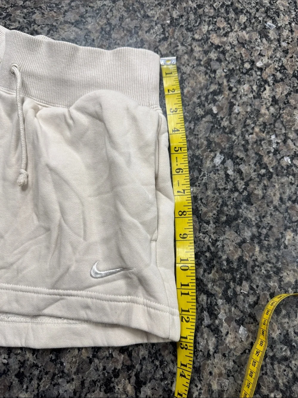 Nike Women's Cream Fleece Athletic Shorts with Drawstring and pockets EUC S